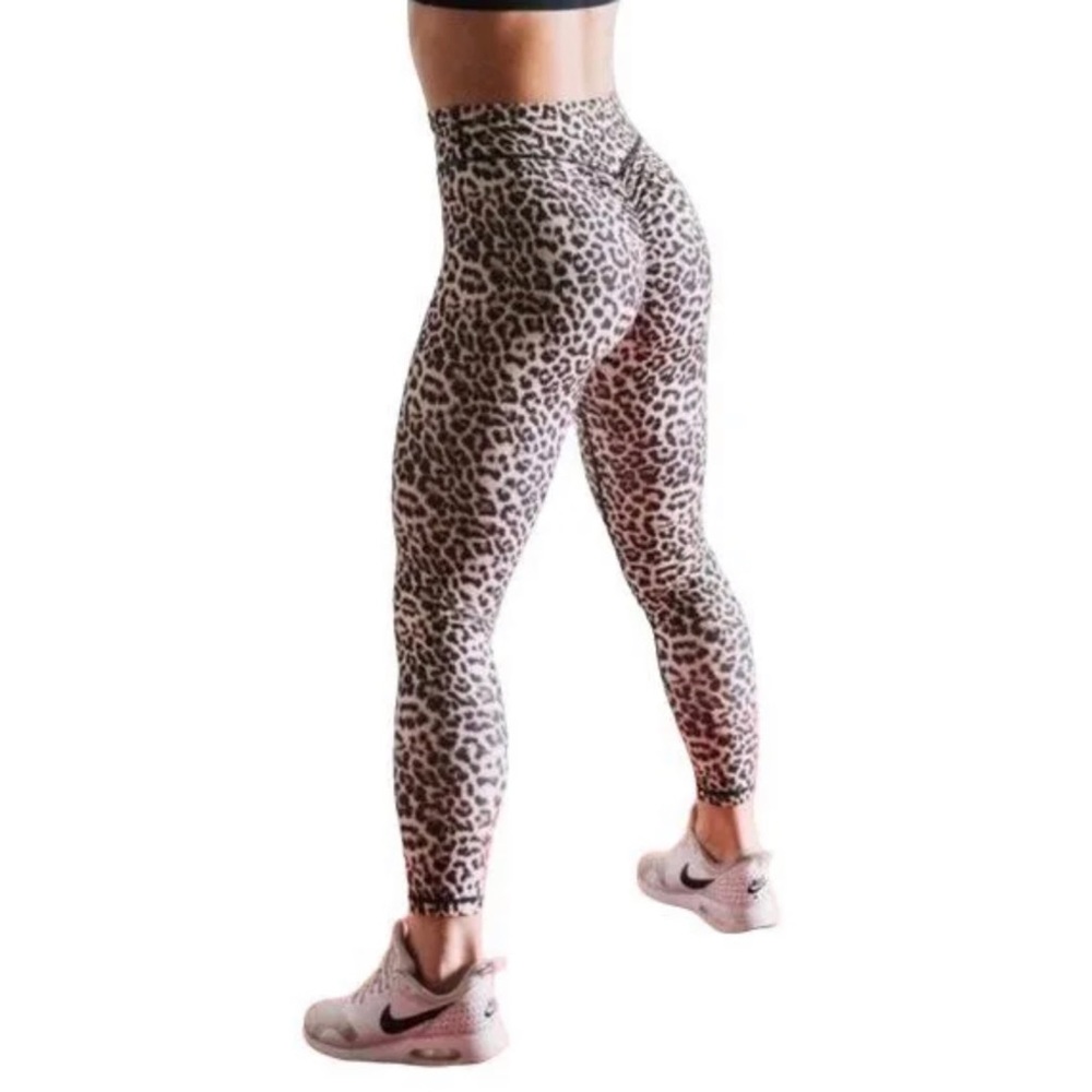 ZYIA Active Leopard Print Brilliant Butt Scrunch Leggings‎ Size 14-16